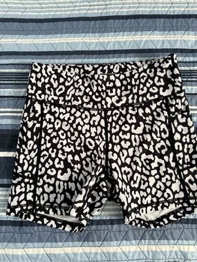 ZYIA Black & White Leopard-Print Hustle shorts